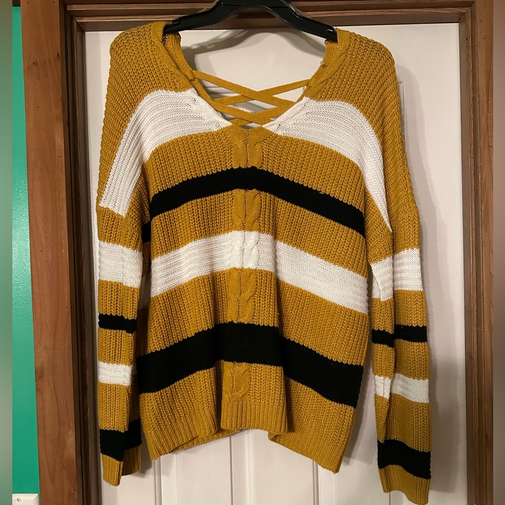 3x knitted sweater